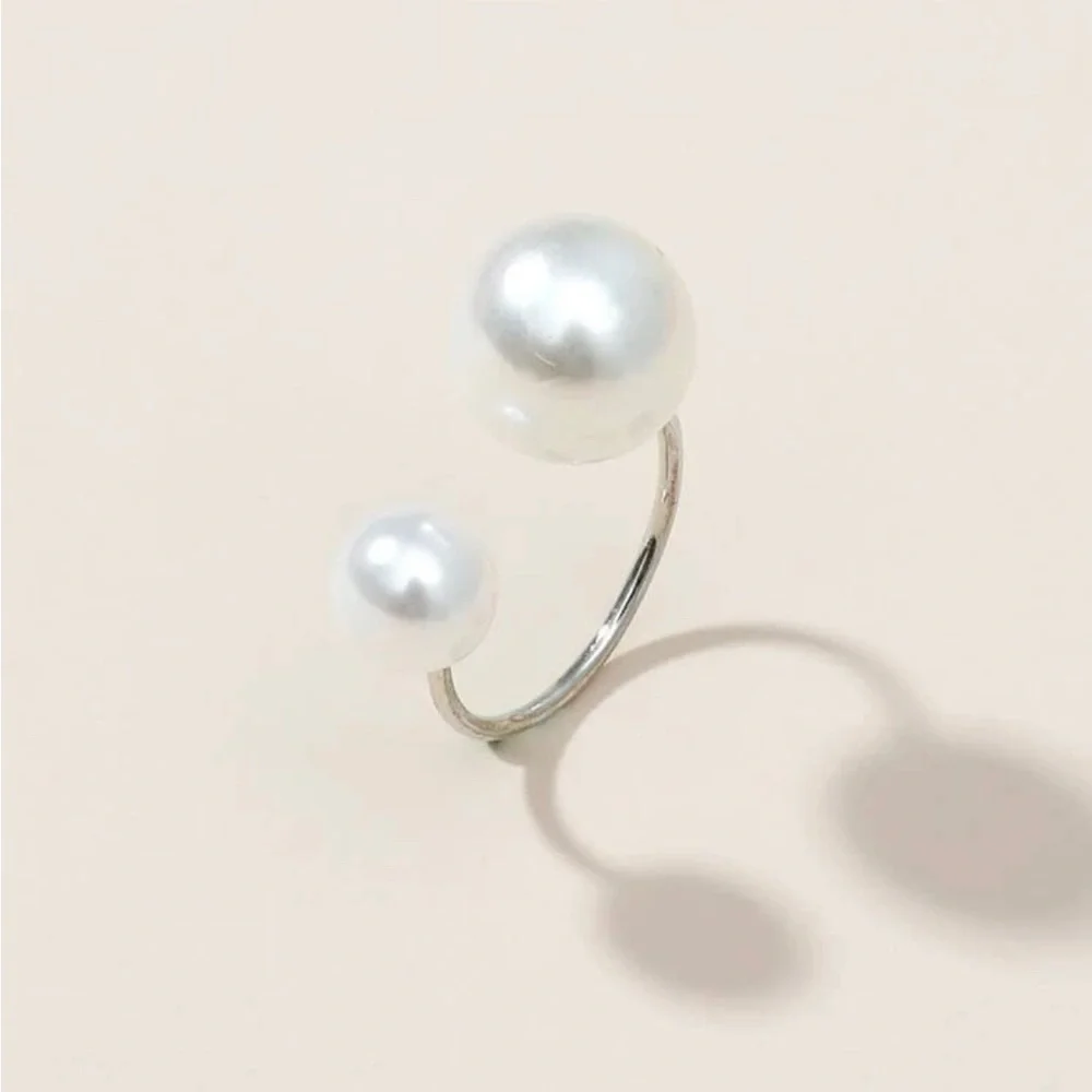 💖5 items for $25 Sale!💖 Faux Pearl Decor Ring - Picture 3 of 3